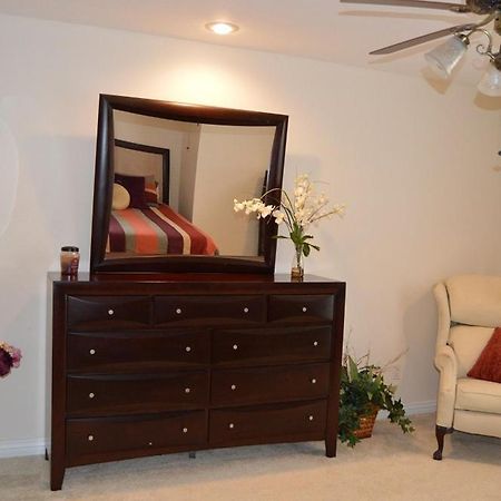 Lafayette Grand Manor Apartment Waynesville Room photo