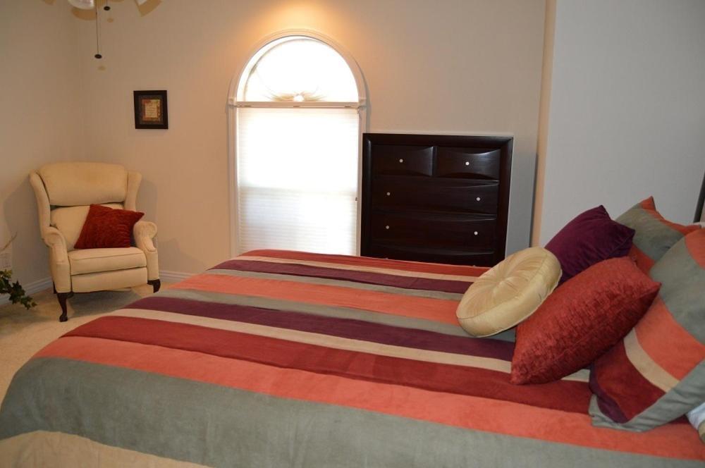 Lafayette Grand Manor Apartment Waynesville Room photo