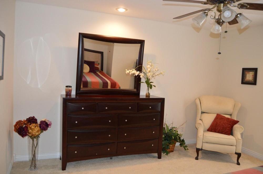 Lafayette Grand Manor Apartment Waynesville Room photo