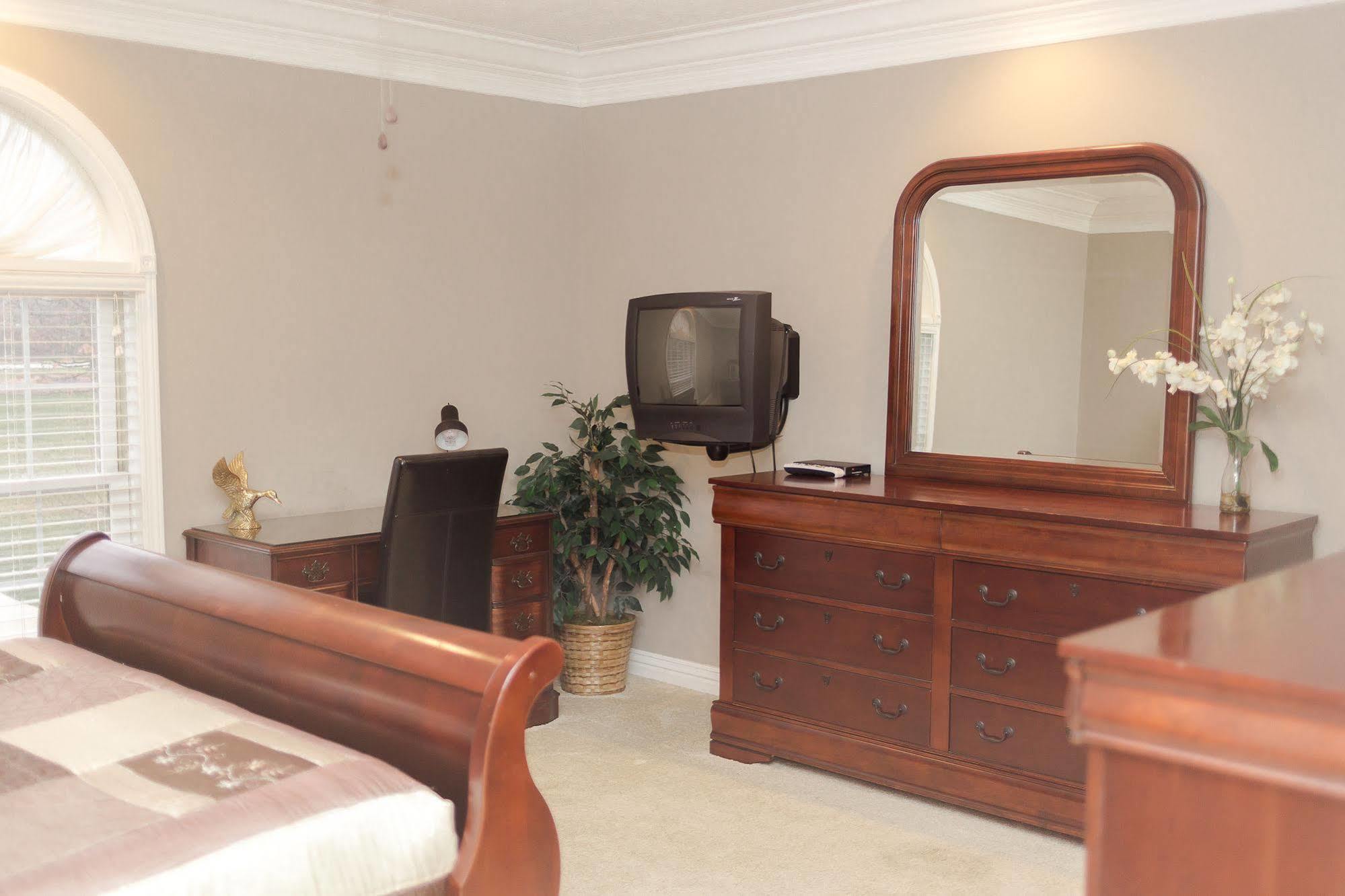 Lafayette Grand Manor Apartment Waynesville Exterior photo