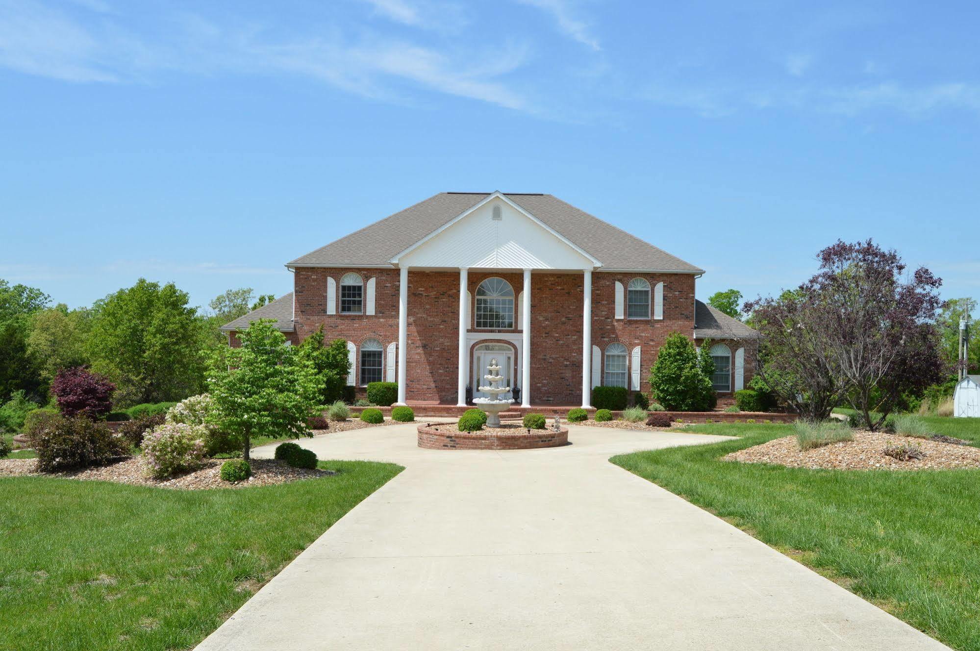 Lafayette Grand Manor Apartment Waynesville Exterior photo